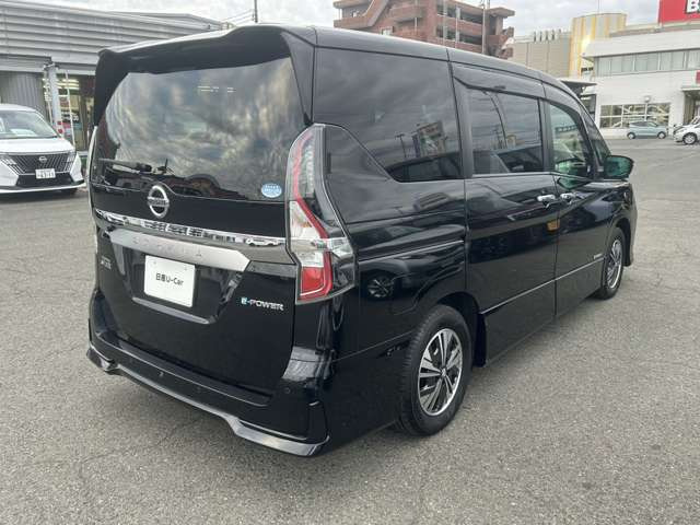 セレナ1.2 e-POWER ハイウェイスターV