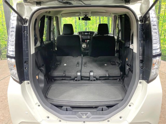 普段のお買い物や通勤、送迎等に十分な荷室スペースを確保しております。セカンドシートを倒すと、大きな荷物の積載も可能です♪