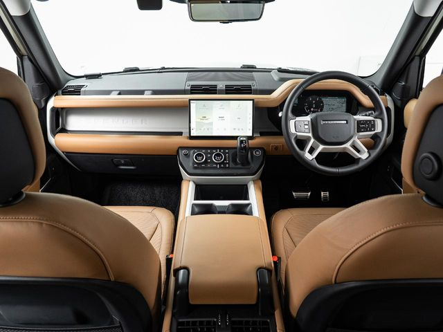 ディフェンダー110 X ダイナミック HSE 3.0L D350 ディーゼル 4WD