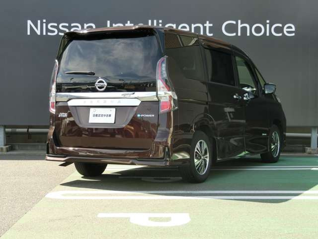 セレナ1.2 e-POWER ハイウェイスターV