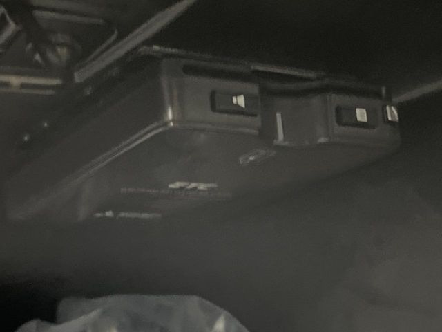 ●ETC車載器(アンテナ分離型音声案内タイプ):お引き渡し時には再セットアップを実施後、お渡しいたします。マイレージ登録に関してもお気軽にスタッフまでお尋ねください。