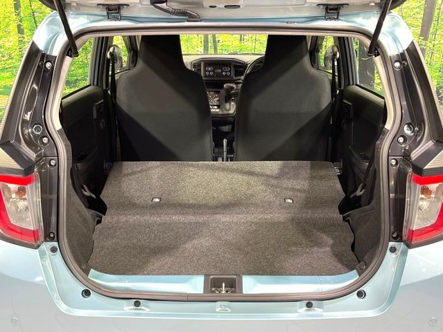 普段のお買い物や通勤、送迎等に十分な荷室スペースを確保しております。セカンドシートを倒すと、大きな荷物の積載も可能です♪