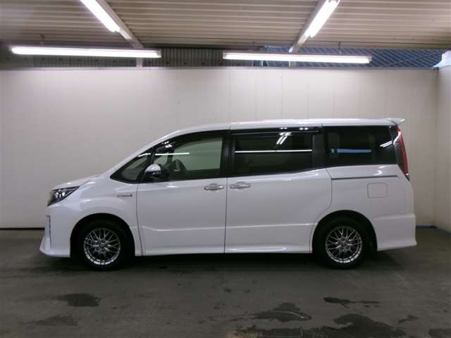 ノア1.8 ハイブリッド Si W×B II