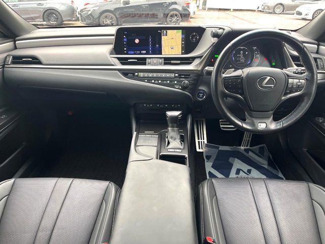 ES300h Fスポーツ