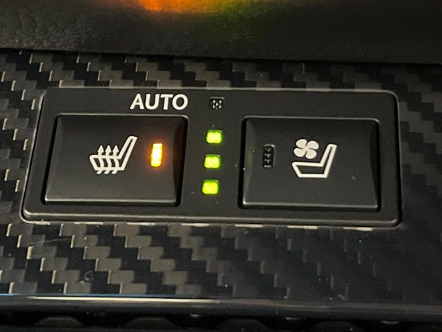 【シートヒーター&ベンチレーション】夏場は涼しい風でお尻や背中の熱やムレを防ぎ、冬はエアコンよりも早く温まってポカポカに!季節を問わず快適に過ごせます。