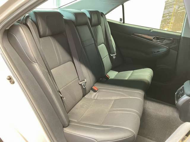 車内もキレイで嫌な臭いもありません☆気になる方は内装のスチームクリーナーも施工可能です♪