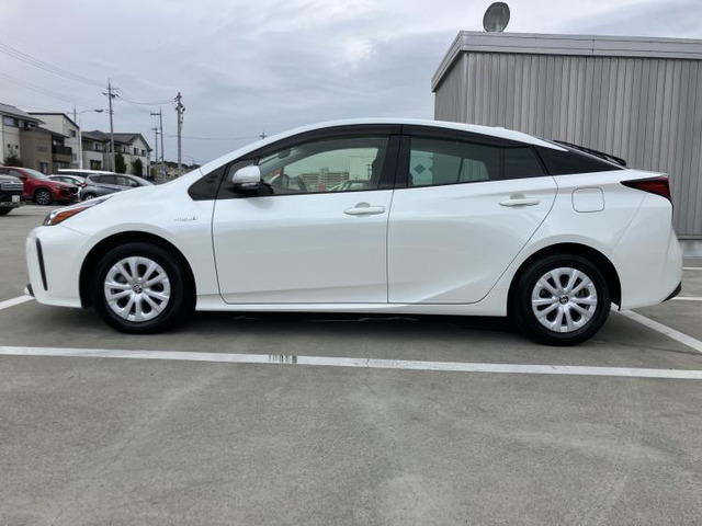 プリウス1.8 S