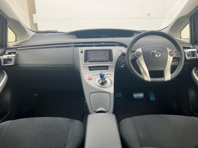 プリウス1.8 L