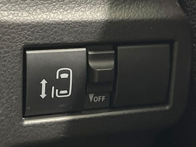 【パワースライドドア】スマートキーや運転席のスイッチでスライドドアの開閉が可能♪電動だから力を入れてドアを開ける必要が無く、小さいお子様でも、重い荷物を持っている時もラクに開け閉めできます♪