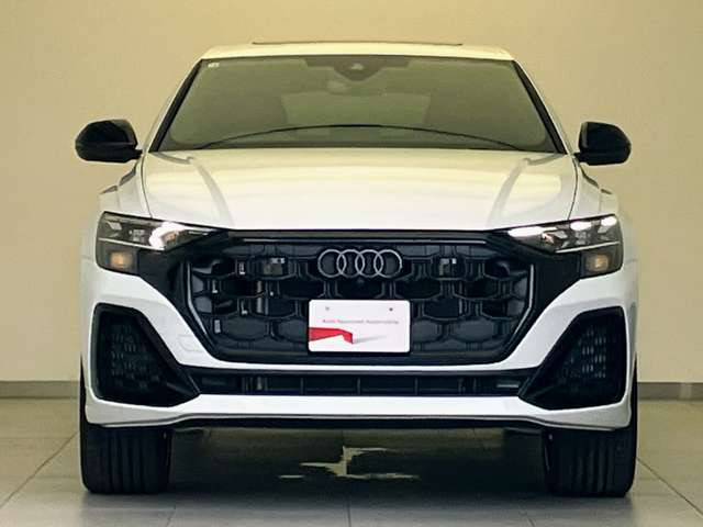 Q855 TFSI クワトロ Sライン 4WD