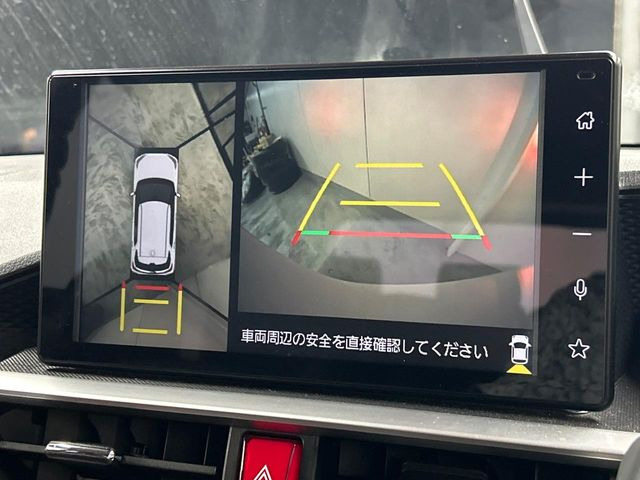 【パノラマモニター】専用のカメラにより、上から見下ろしたような視点で360度クルマの周囲を確認することができます☆死角部分も確認しやすく、狭い場所での切り返しや駐車もスムーズに行えます。