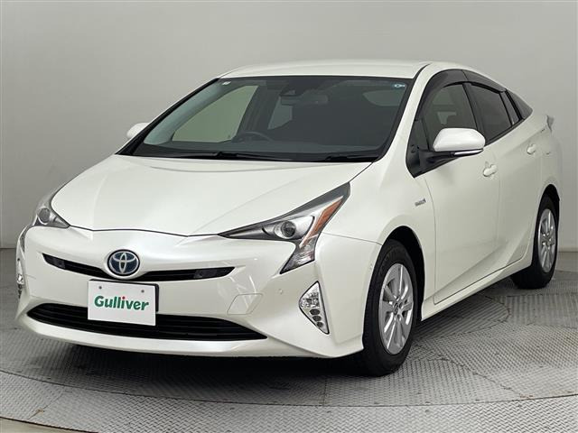 プリウス1.8 S セーフティ プラス E-Four 4WD