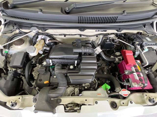 親切・丁寧な専門メカニックスタッフが応対!・車検・点検整備・事故等の修理などアフターサービスも安心。お車のカスタマイズもネクステージのサービススタッフまでご相談ください!