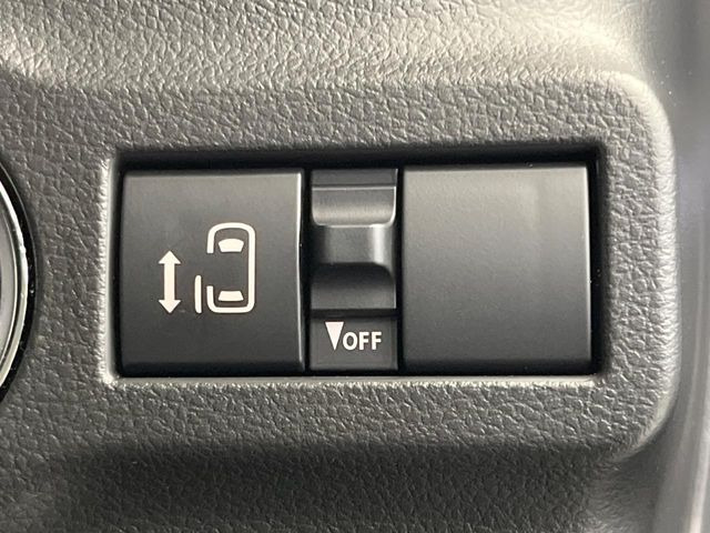 【パワースライドドア】スマートキーや運転席のスイッチでスライドドアの開閉が可能♪電動だから力を入れてドアを開ける必要が無く、小さいお子様でも、重い荷物を持っている時もラクに開け閉めできます♪