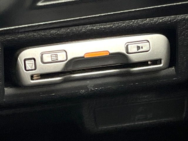 【ETC】高速道路の料金所をストレスなく通過!話題のスポットやサービスエリアに多い「スマートIC」利用時は必須のアイテムです。当店でセットアップを実施、ご納車当日からすぐにご利用いただけます!