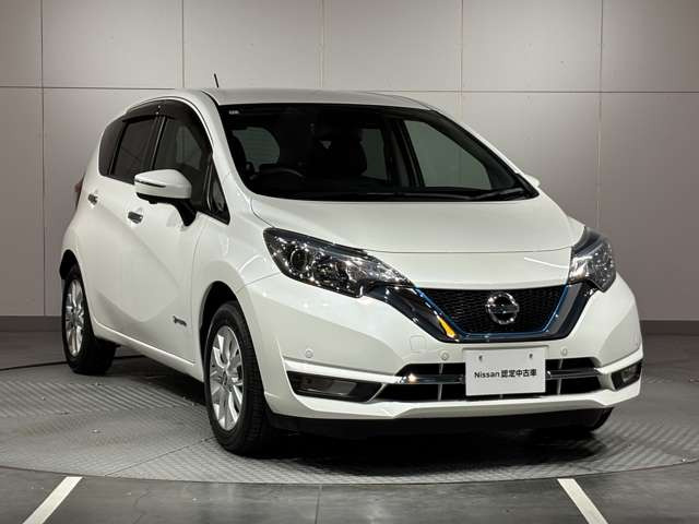 ノート1.2 e-POWER メダリスト FOUR 4WD