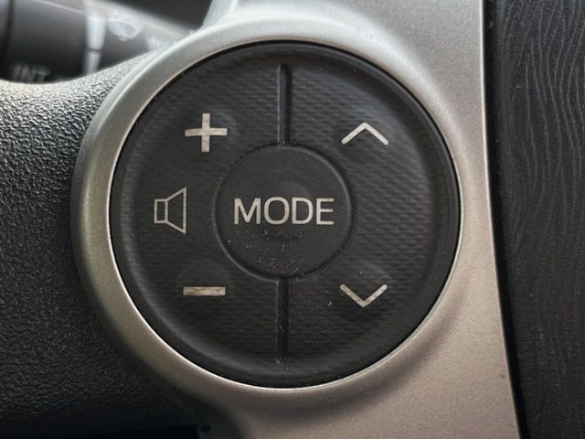 【ステアリングスイッチ】運転中、前方から目線をそらすことなく、オーディオ等の操作が可能な便利機能!安心&快適なドライブを演出してくれます♪