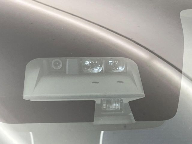 【スズキ セーフティサポート】走行中に前方の車両等を認識し、衝突しそうな時は警報とブレーキで衝突回避と被害軽減をアシスト。より安全にドライブをお楽しみいただけます。