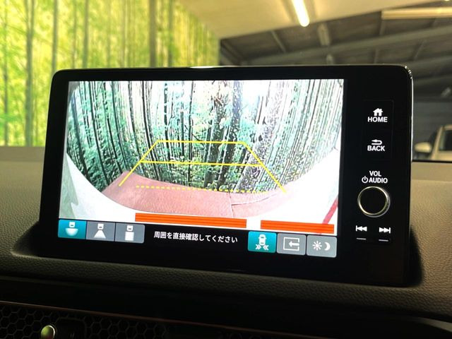 【メーカー純正ナビ】インテリアに溶け込むスタイリッシュな「専用設計」メーカーナビを装備♪視認性や操作性など基本性能にも優れ、より上質なカーライフをお楽しみいただけます。