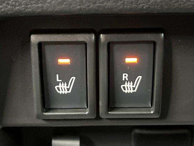 【シートヒーター】寒い日に重宝するシートヒーター!エアコンより早く温まってくれるので寒がりの人も安心ですね♪エアコンの温風は乾燥するから苦手、という方にもをおすすめです。