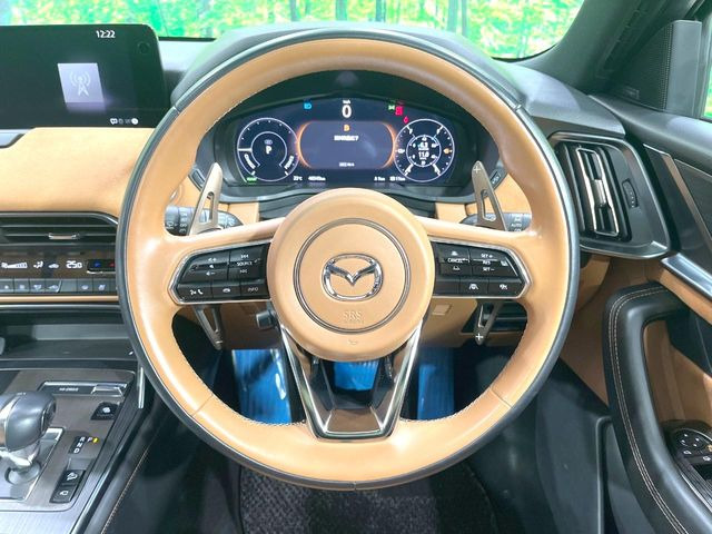 【純正革巻きステアリング】上質な革を使用することで、手にしっかり馴染みとても運転しやすいハンドルです♪