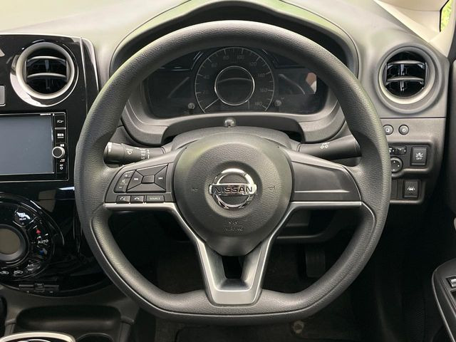 ステアリングも使用感が少なく、きれいな状態となっております♪