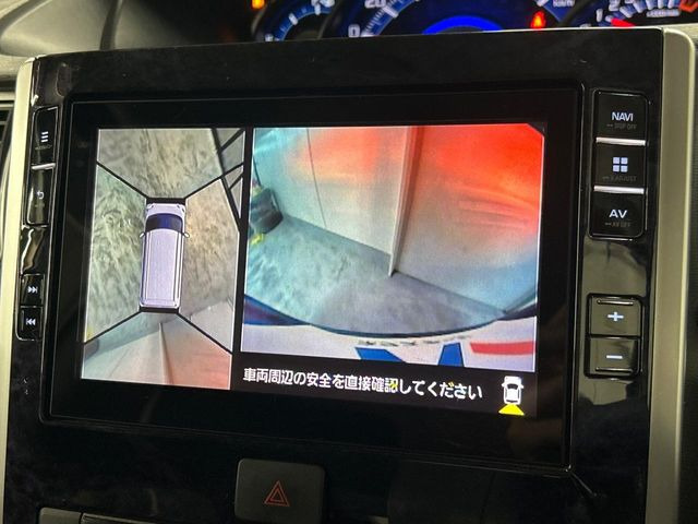 【パノラマモニター】専用のカメラにより、上から見下ろしたような視点で360度クルマの周囲を確認することができます☆死角部分も確認しやすく、狭い場所での切り返しや駐車もスムーズに行えます。