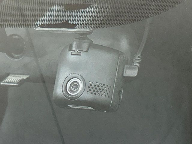 【ドライブレコーダー】ドライブレコーダー装備!走行中はもちろん、あおり運転や事故に遭遇した際、映像で記録し、万一のリスクに備えます。※記録用SDカードはお客様ご自身でご準備いただく必要があります。