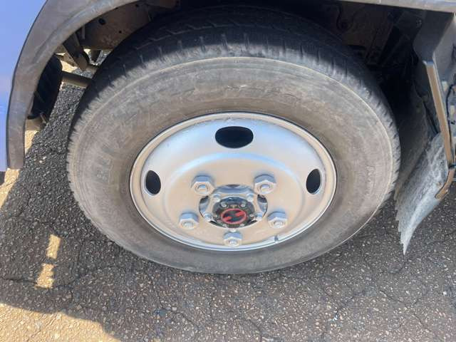アトラス4.8 強化ダンプ フルスーパーロー ディーゼル 4WD