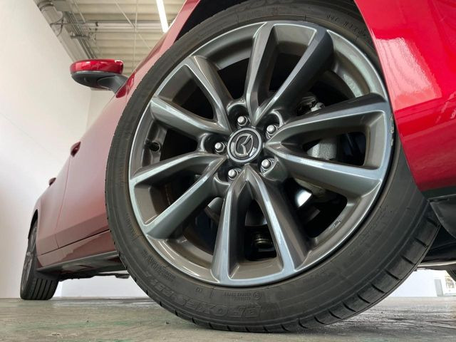 �y����18�C���`�A���~�z�C�[���z�O�ςɃ}�b�`���������A���~�z�C�[���𑕒����Ă���܂��B�e��ЊO�A���~�z�C�[����A�X�^�b�h���X�^�C�����戵�����Ă���܂��B���񂲑��k����������