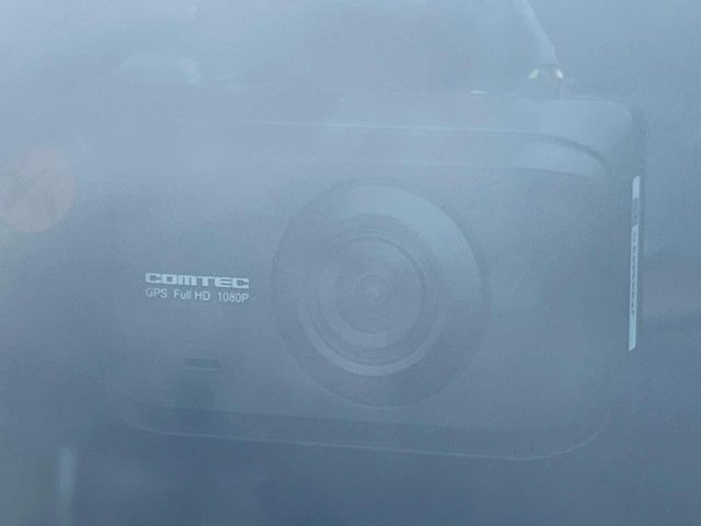 【ドライブレコーダー】ドライブレコーダー装備!走行中はもちろん、あおり運転や事故に遭遇した際、映像で記録し、万一のリスクに備えます。※記録用SDカードはお客様ご自身でご準備いただく必要があります。