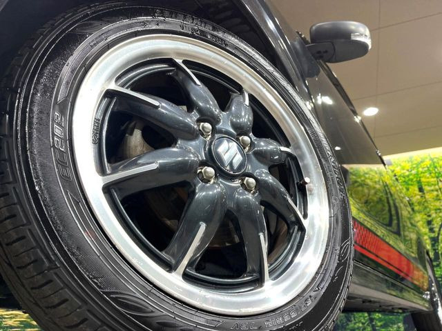 �y����15�C���`�A���~�z�C�[���z�O�ςɃ}�b�`���������A���~�z�C�[���𑕒����Ă���܂��B�e��ЊO�A���~�z�C�[����A�X�^�b�h���X�^�C�����戵�����Ă���܂��B���񂲑��k����������