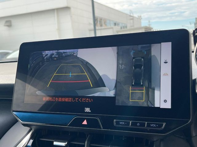 【パノラミックビューモニター】専用のカメラにより、上から見下ろしたような視点で360度クルマの周囲を確認することができます☆死角部分も確認しやすく、狭い場所での切り返しや駐車もスムーズに行えます。