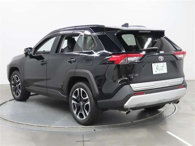 RAV42.0 アドベンチャー 4WD
