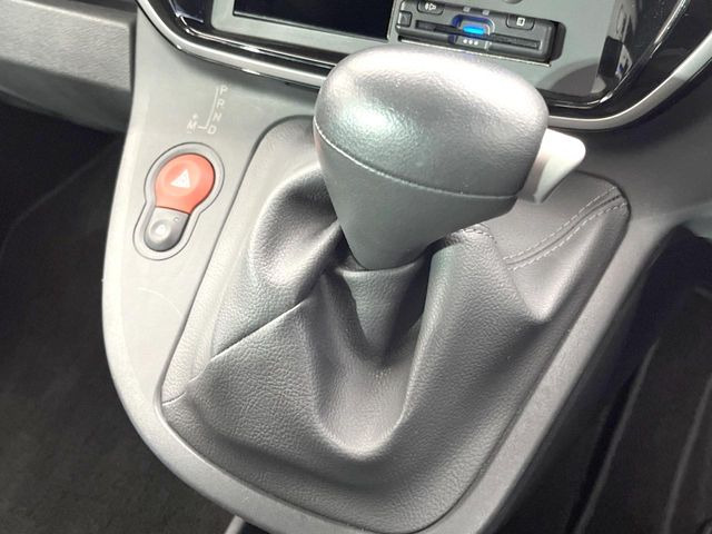 ●シフトノブの使用感も少なく、良好な状態です。
