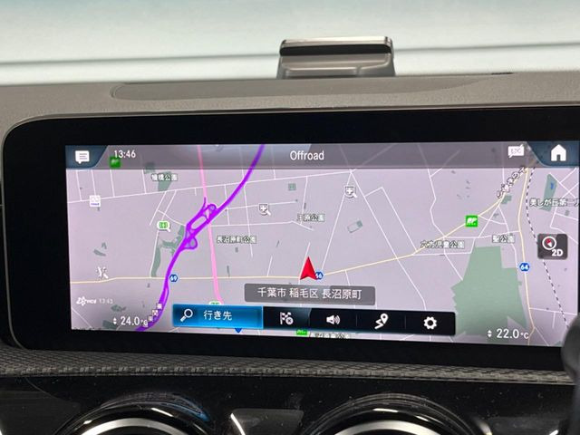 ●純正ナビ:一体感のあるナビは、高級感ある車内を演出してくれます。オーディオ機能も充実しておりますので、運転もより楽しめます♪