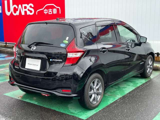 ノート1.2 e-POWER メダリスト ブラックアロー