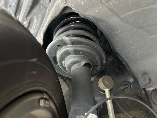 下回りの劣化予防の為の防錆加工の施工も承っております。降雪地域はもちろん、沿岸部にお住いの方や、趣味でマリン・ウィンタースポーツをされる方に大変好評いただいております。