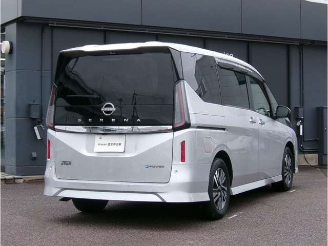 セレナ1.4 e-POWER ハイウェイスターV