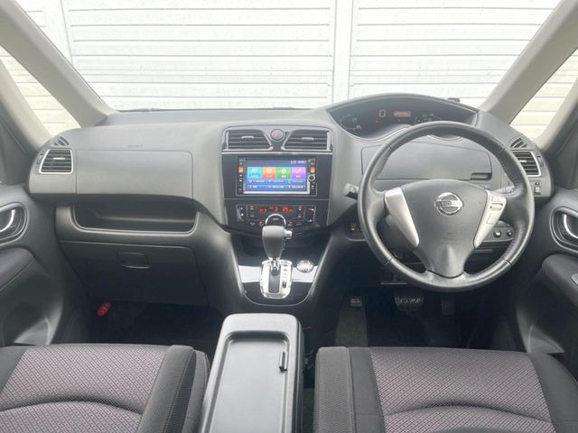 セレナ2.0 ハイウェイスター S-HYBRID