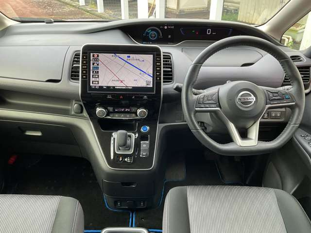 セレナ1.2 e-POWER ハイウェイスターV アーバンクロム