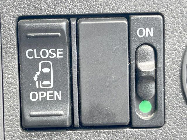 【パワースライドドア】スマートキーや運転席のスイッチでスライドドアの開閉が可能♪電動だから力を入れてドアを開ける必要が無く、小さいお子様でも、重い荷物を持っている時もラクに開け閉めできます♪