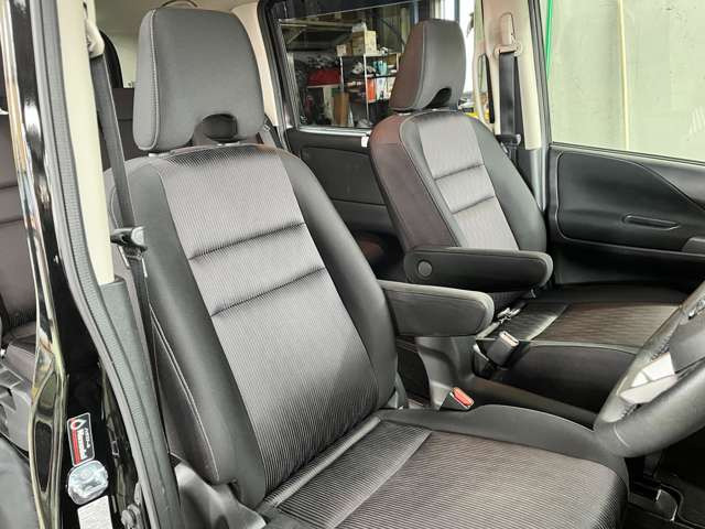 セレナ2.0 ハイウェイスター Vセレクション 4WD