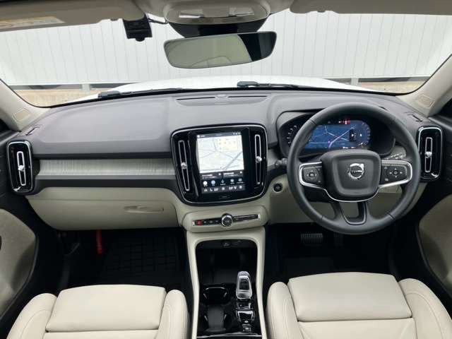 XC40ウルトラ B4 AWD 4WD