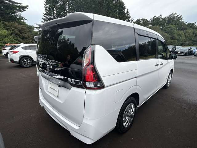 セレナ2.0 B 4WD