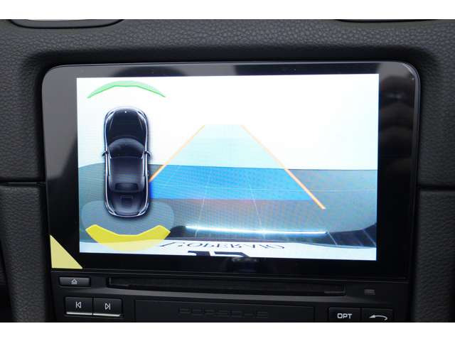 �o�b�N�J�����𑕔����A����̎��E�����j�^�[�Ŋm�F�\�B���Ԏ��⋷���ꏊ�ł̎��񂵂��T�|�[�g���܂��B