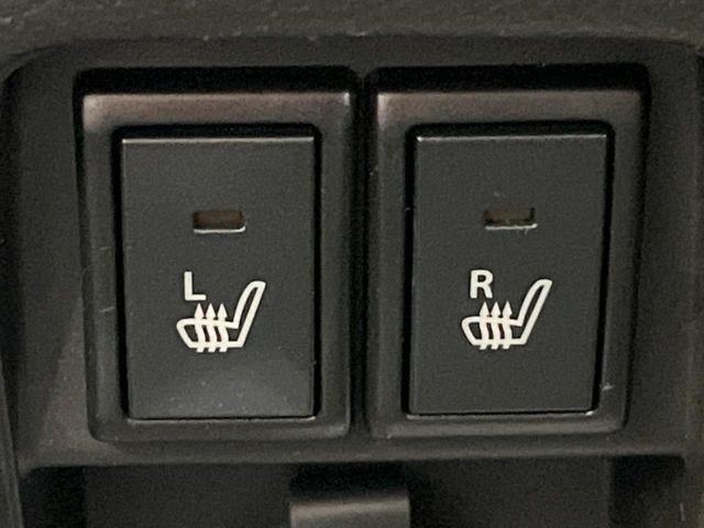 【シートヒーター】寒い日に重宝するシートヒーター!エアコンより早く温まってくれるので寒がりの人も安心ですね♪エアコンの温風は乾燥するから苦手、という方にもをおすすめです。