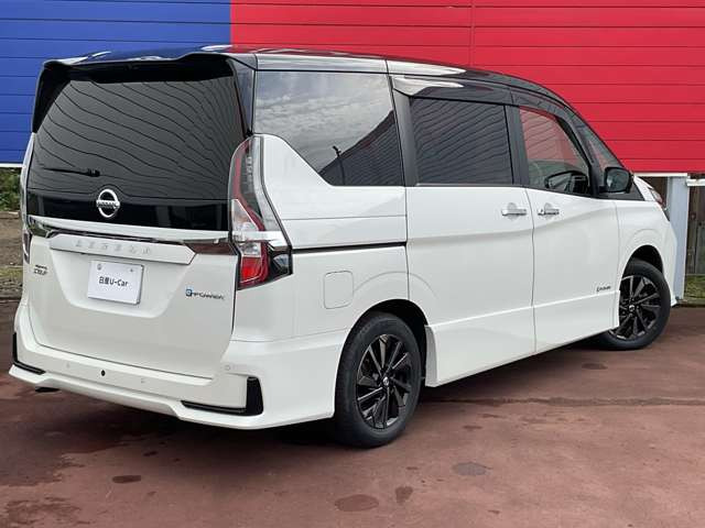 セレナ1.2 e-POWER ハイウェイスターV アーバンクロム