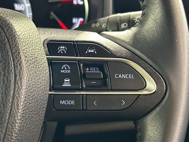 【レーダークルーズコントロール】高速道路での長距離走行が楽に!!自動で速度を保つクルーズコントロールが、衝突軽減システムと連携し、前方の車両を感知して車間を保つように速度調節してくれます!!