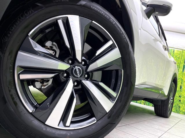 �y����19�C���`�A���~�z�C�[���z�O�ςɃ}�b�`���������A���~�z�C�[���𑕒����Ă���܂��B�e��ЊO�A���~�z�C�[����A�X�^�b�h���X�^�C�����戵�����Ă���܂��B���񂲑��k����������